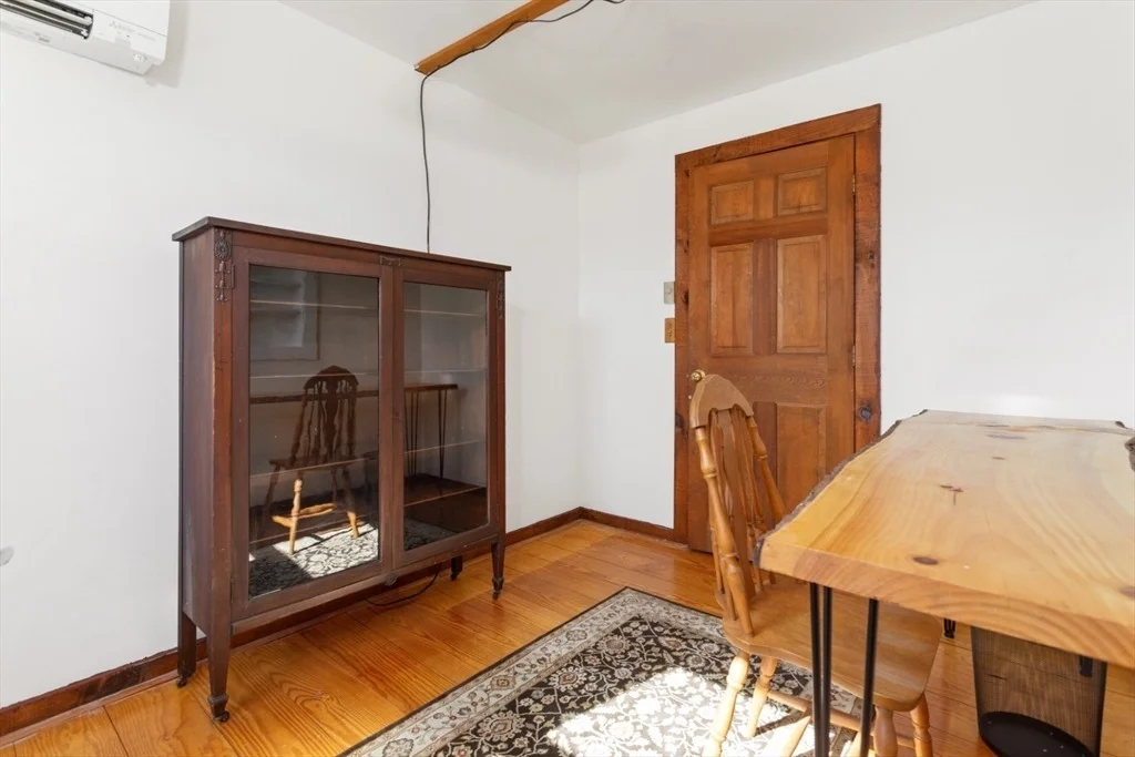 Photo of 110 Middle Rd