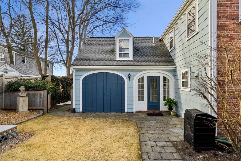 Photo of 55 Thompson Lane