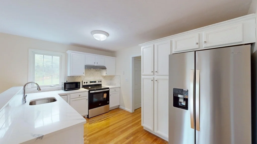Photo of 8 Westside Dr