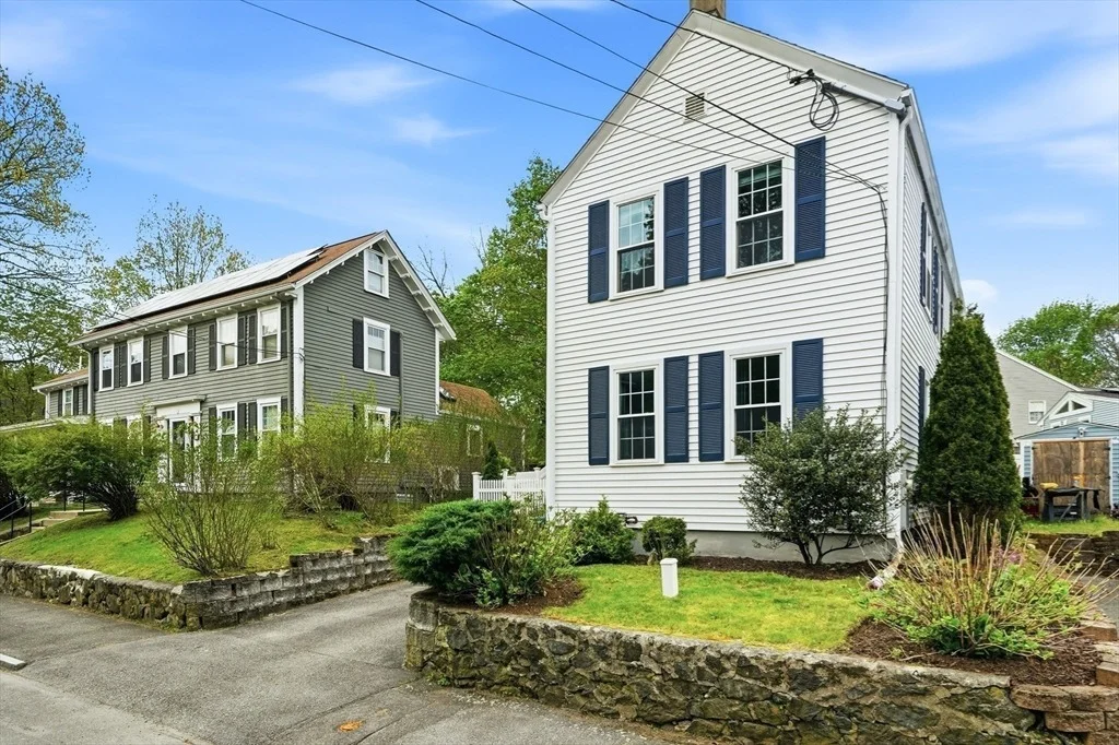 Photo of 11 Beacon St