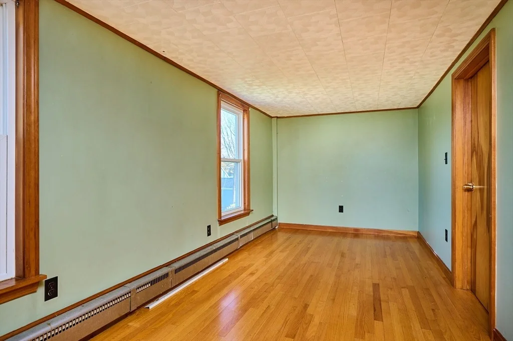 Photo of 158 Main St