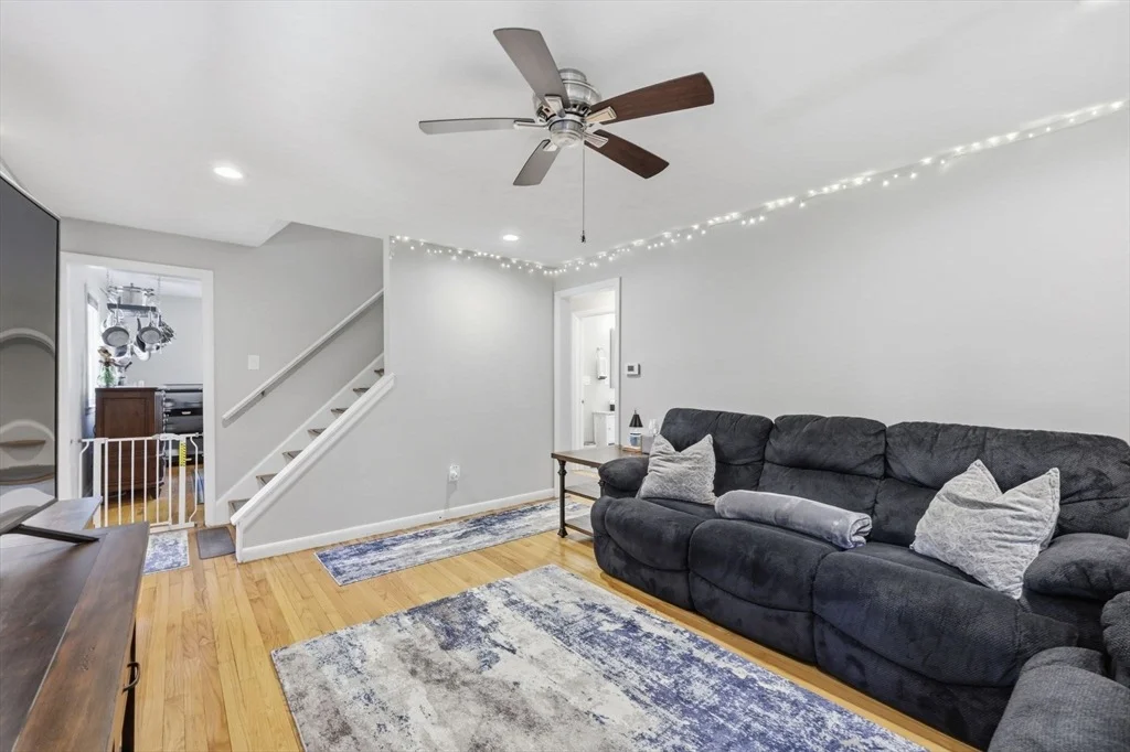 Photo of 983 Shoemaker Ln