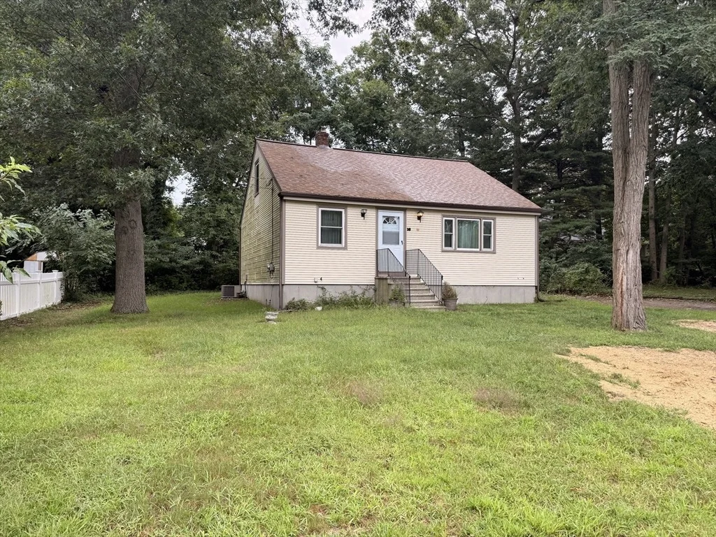 Photo of 16 Assonet Blvd