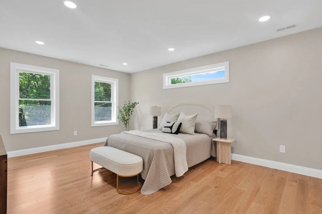 Photo of 139 Middle Rd