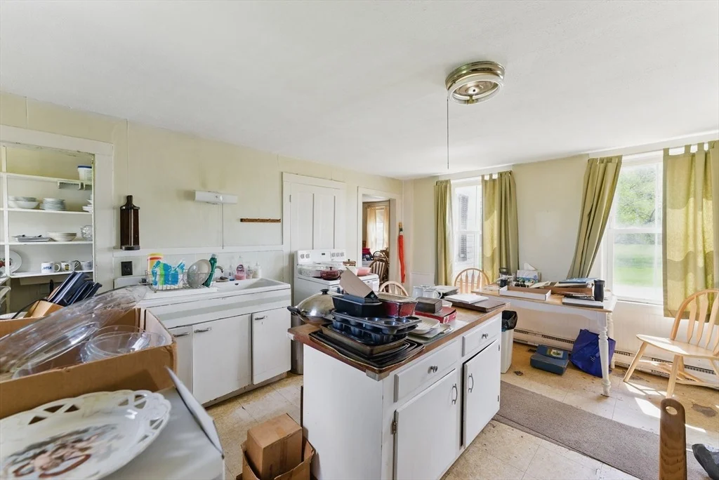 Photo of 394 River Dr