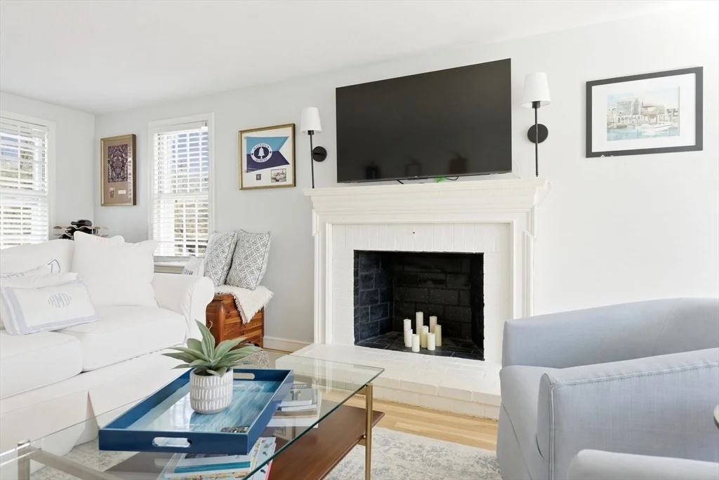 Photo of 14 Minuteman Road