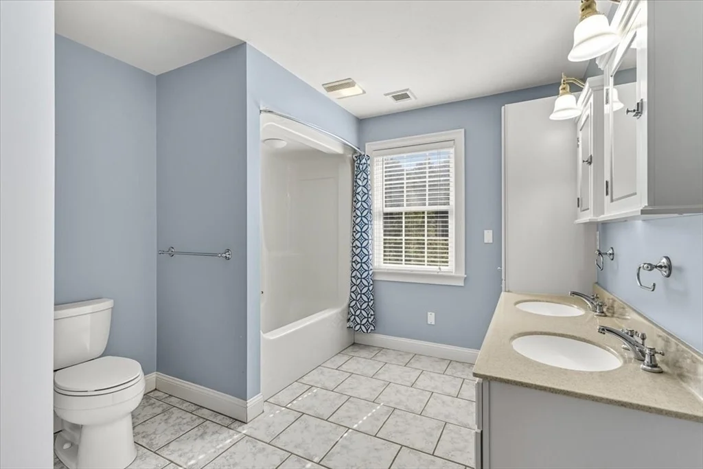 Photo of 118 Bates Way