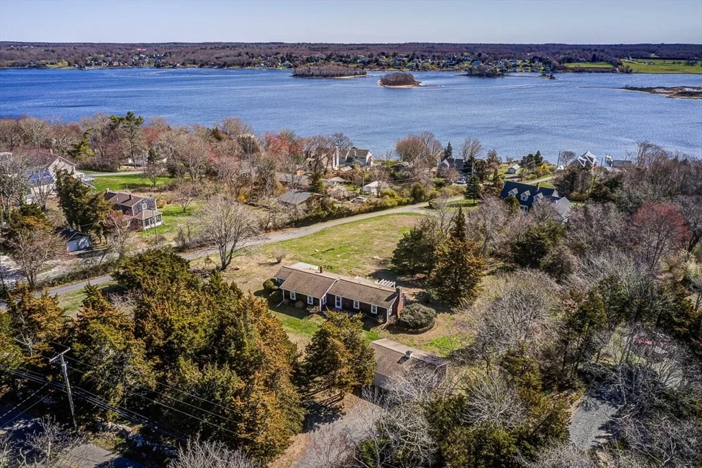 Photo of 1484 Drift Road