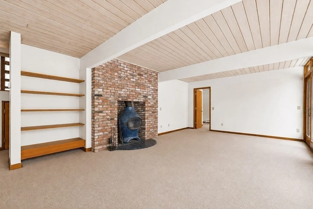 Photo of 58 Solomon Pierce Rd