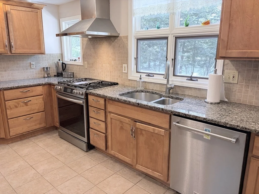 Photo of 11 Cove Dr
