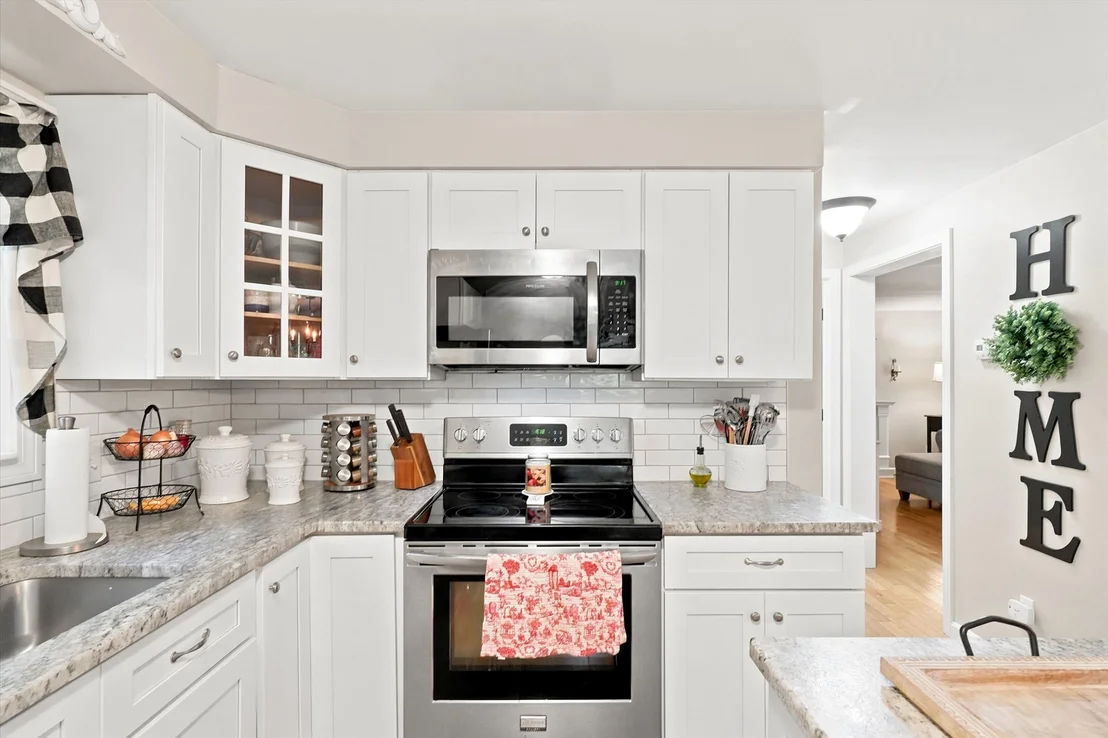 Photo of 900 Clark St