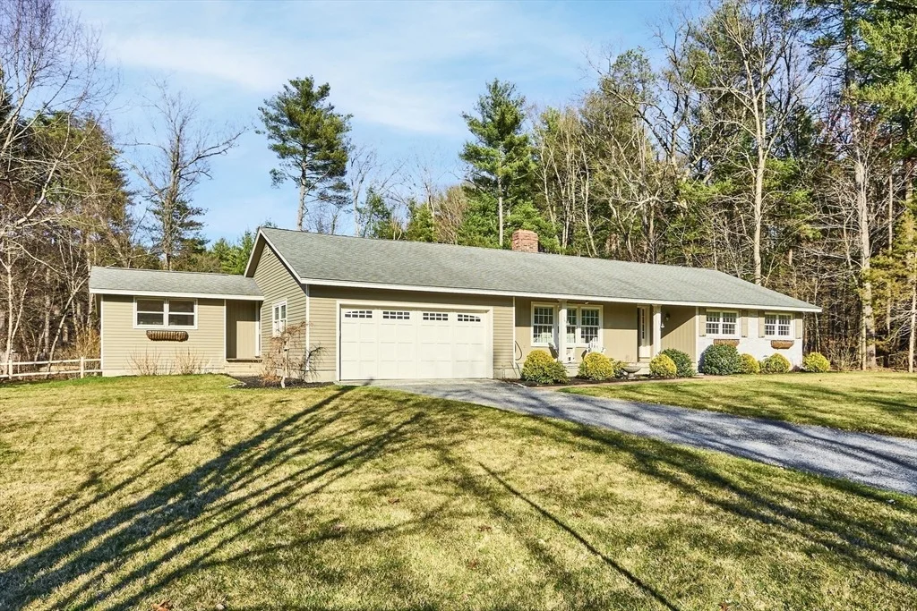 Photo of 335 Still River Rd