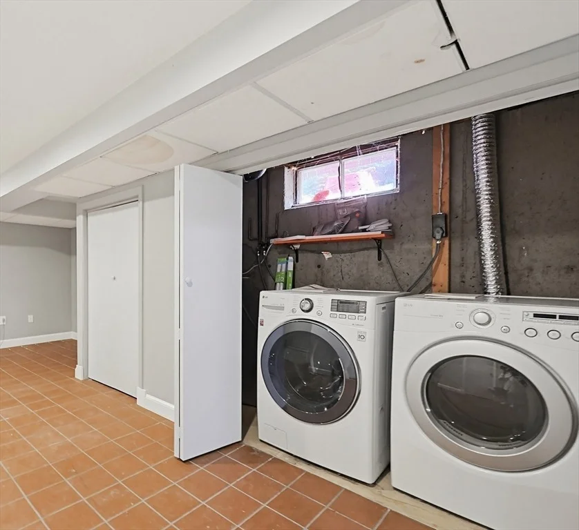 Photo of 4 Meadow Ln