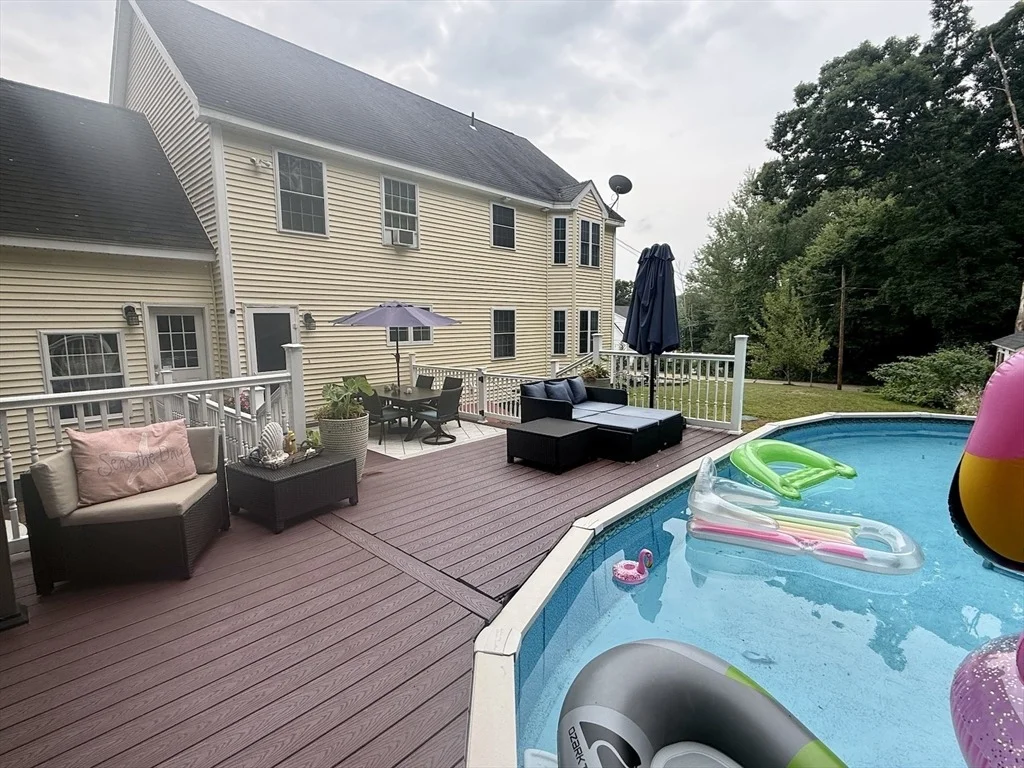 Photo of 5 White Birch Dr