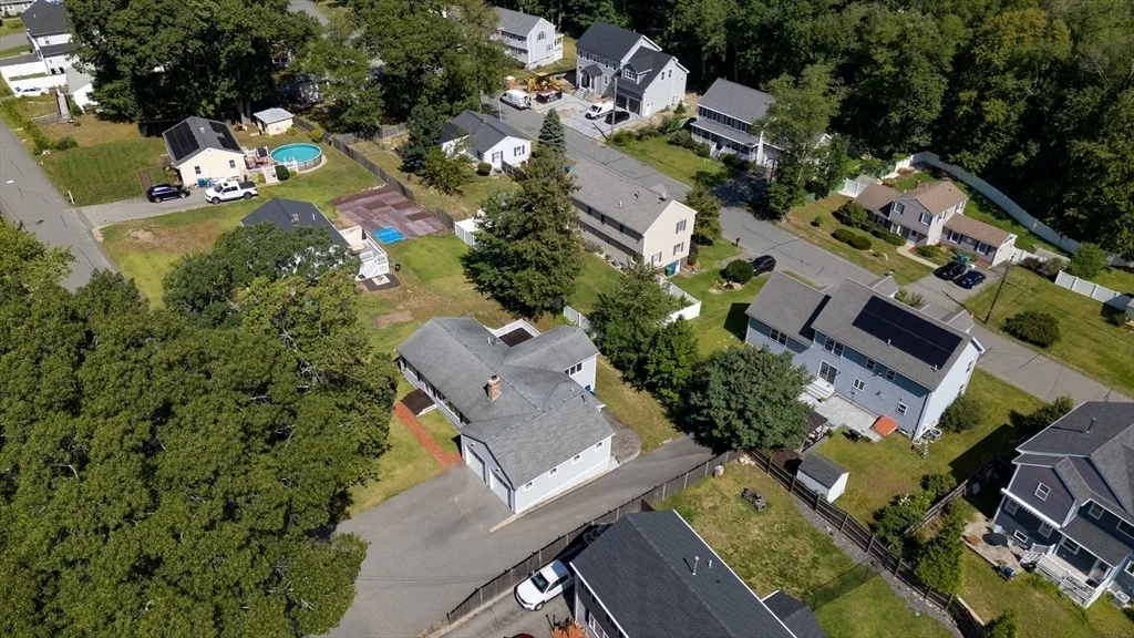 Photo of 32 Lantern Ln