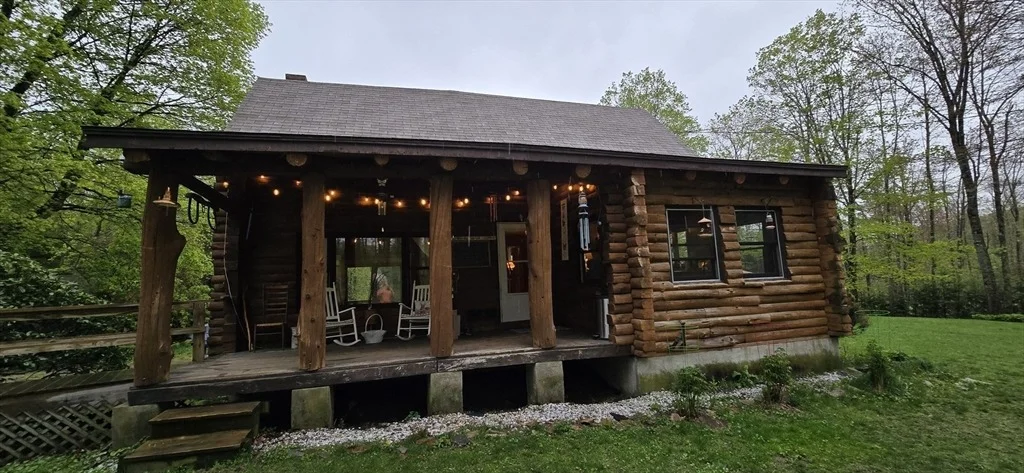 Photo of 250 Athol Rd