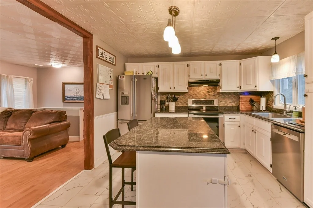 Photo of 120 Lakeside Ave