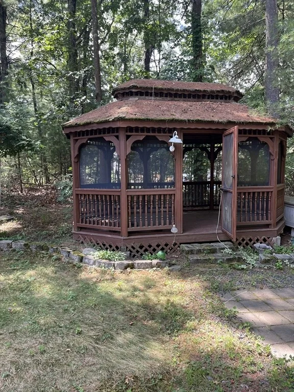 Photo of 304 West River Road