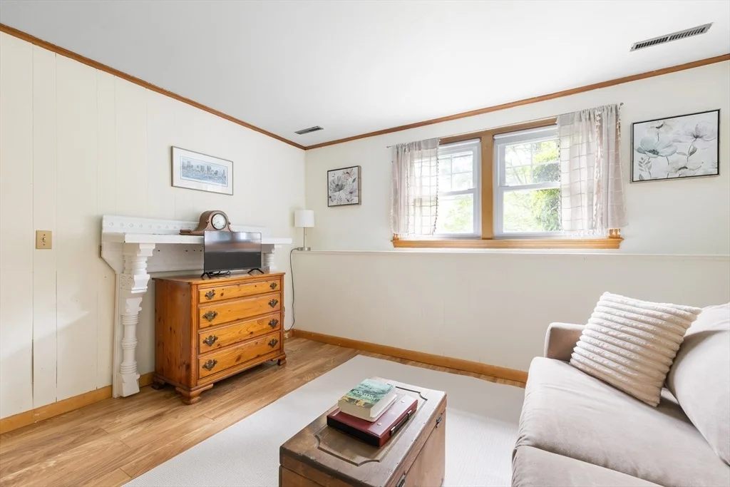 Photo of 31 Robert Rd