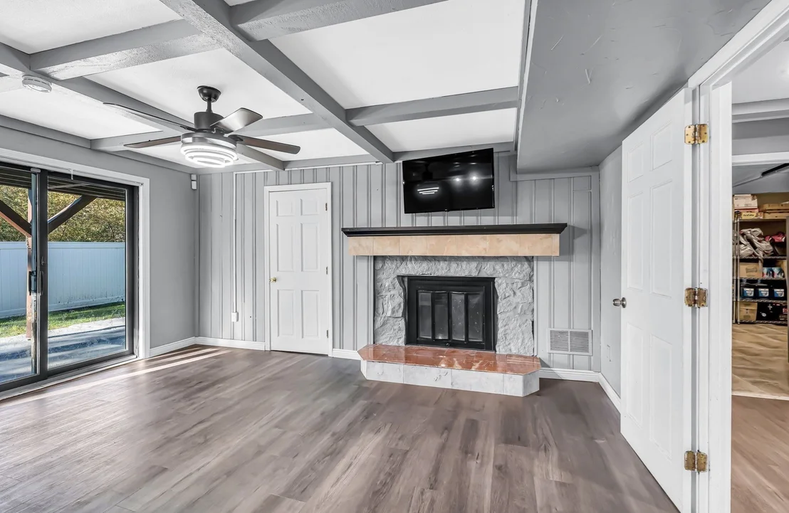 Photo of 10 Robert Dr