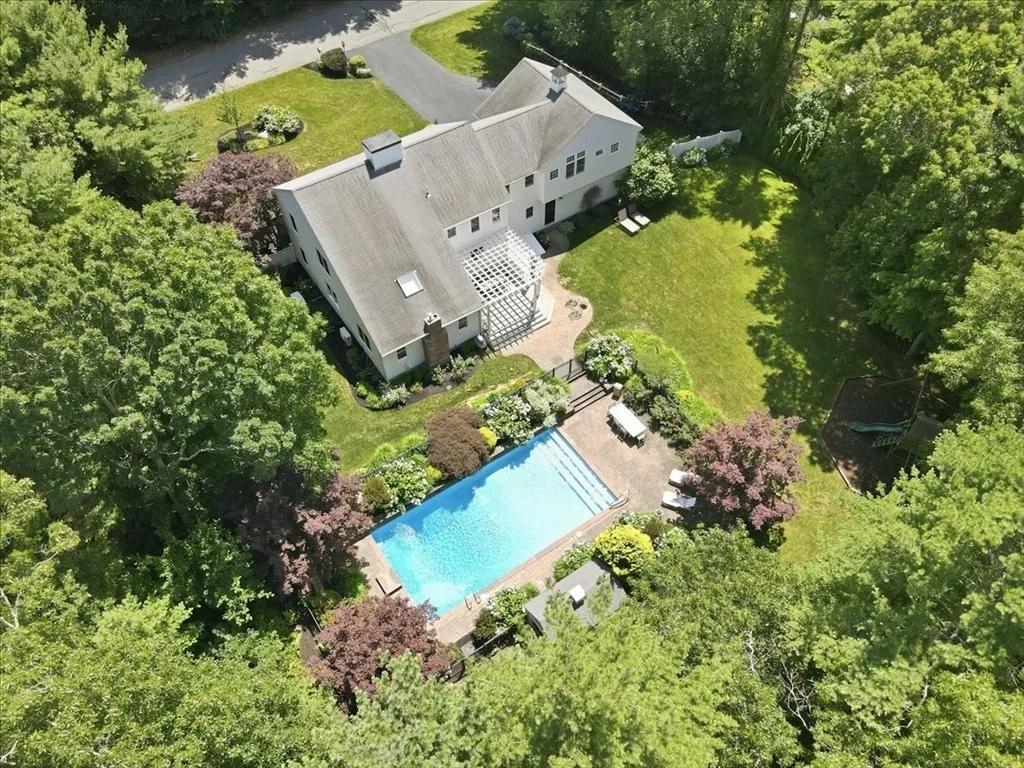 Photo of 37 Fox Den Rd