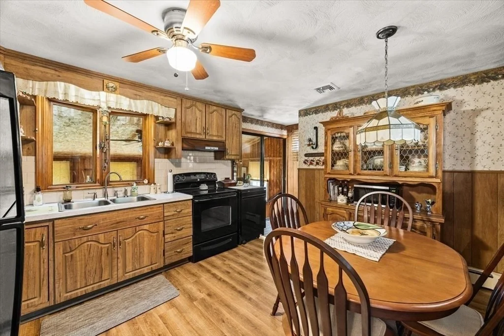 Photo of 32 Colonial Drive