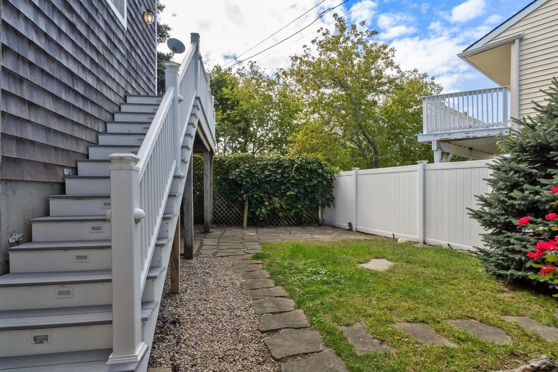 Photo of 125 Edgewater Drive