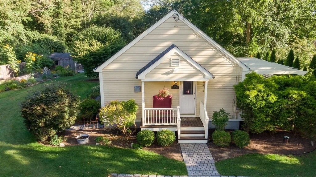 Photo of 298 Torrey Rd