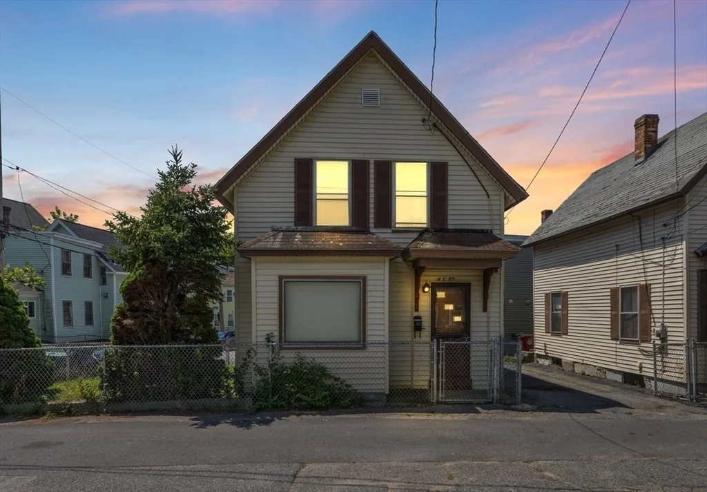 Photo of 4 L St