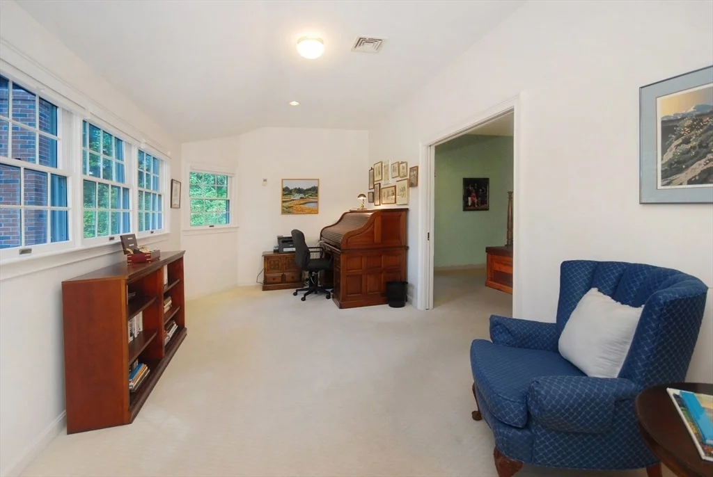 Photo of 308 Musterfield Road