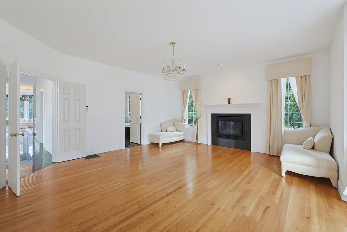 Photo of 88 Fairway Dr