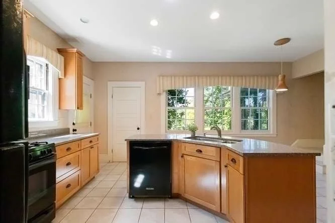 Photo of 7 Lakeview Terrace