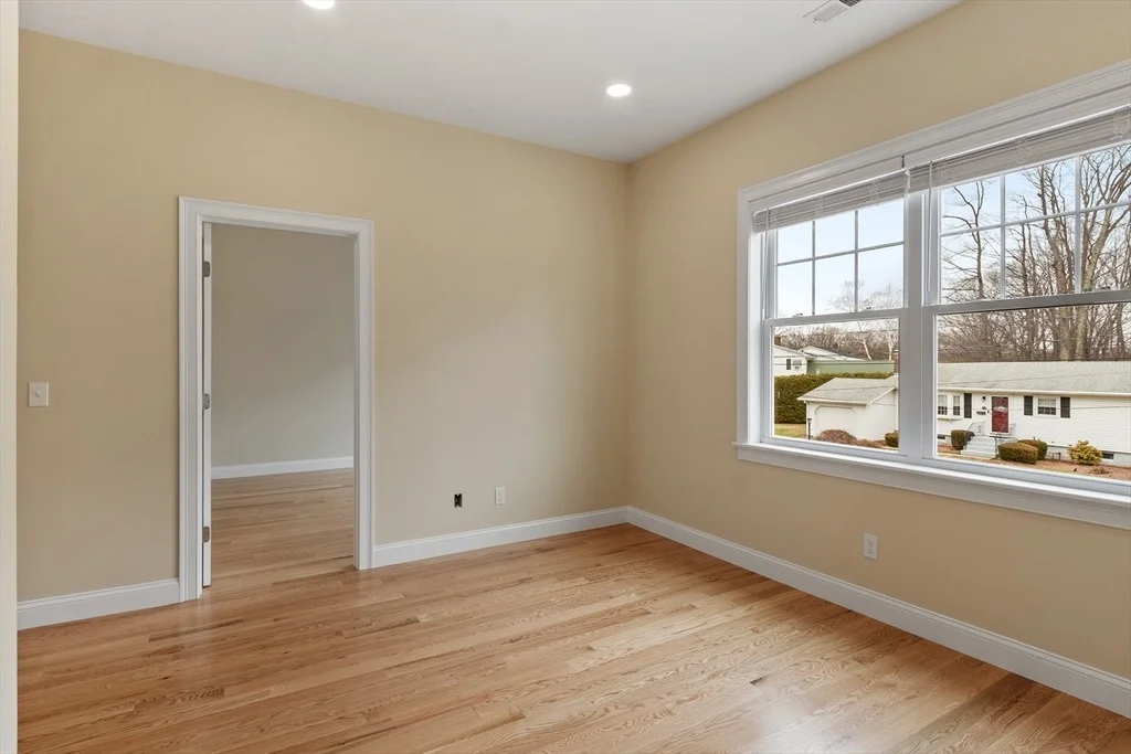 Photo of 23 Leslie Rd