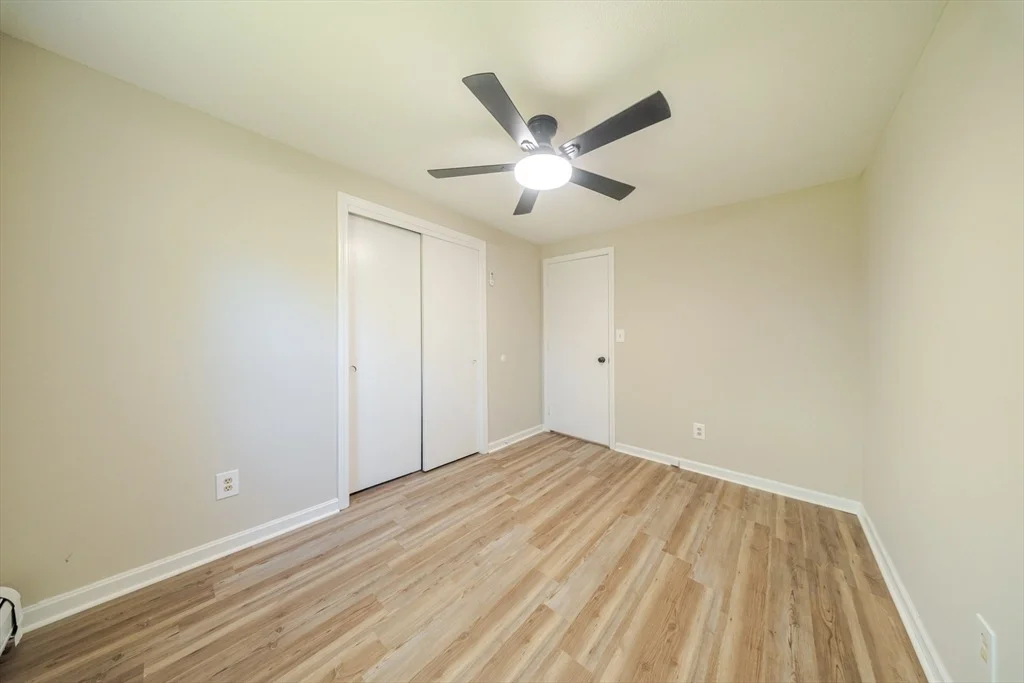 Photo of 20 Meadowbrook Dr