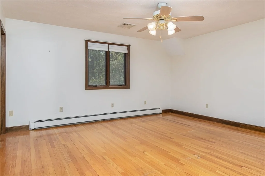 Photo of 21 Saddle Ln