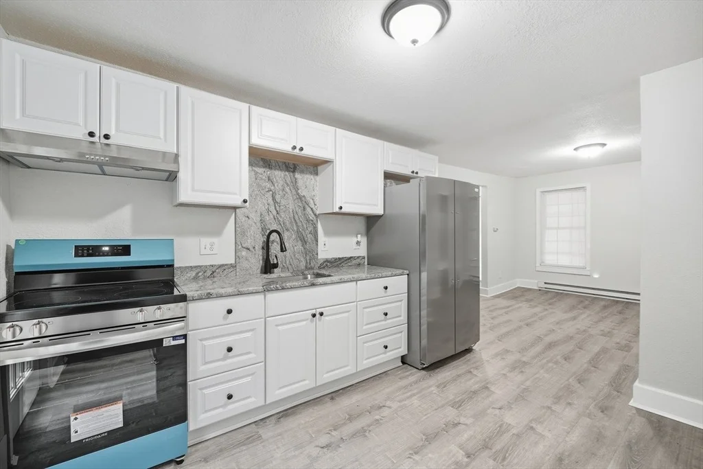 Photo of 934 Main St