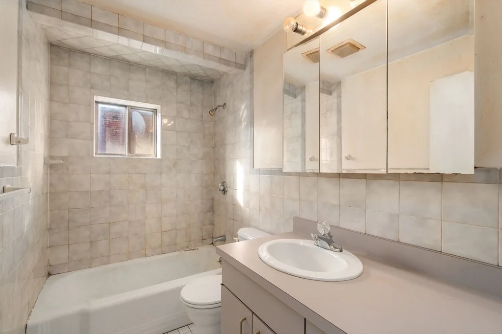 Photo of Unit 15 at 859 Broadway