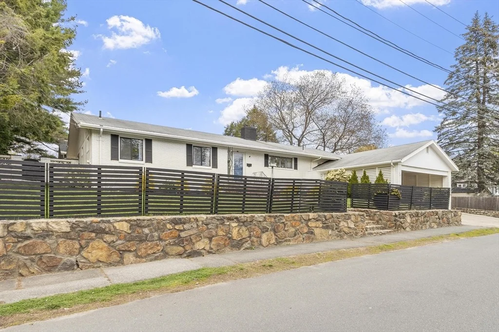 Photo of 82 Cornell Rd