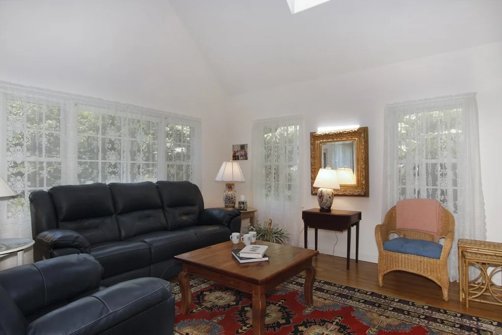 Photo of 18 Periwinkle Ln