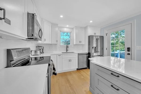 Photo of 35 Holbrook Ave