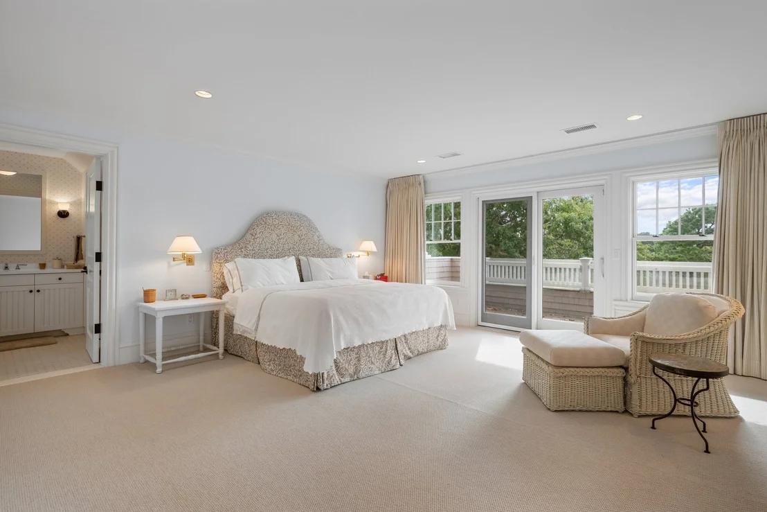 Photo of 16 Cove Point Lane