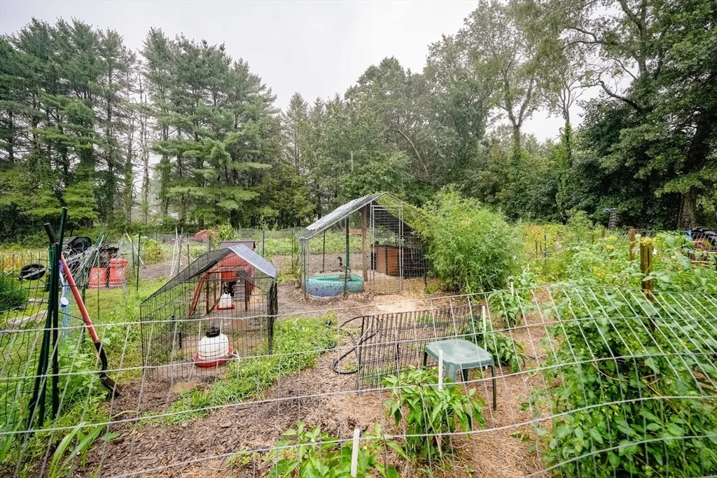 Photo of 43 Colony Dr