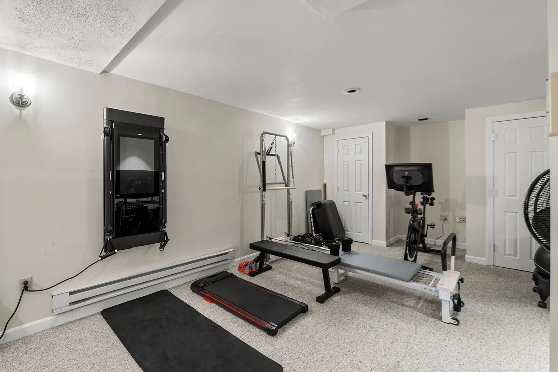 Photo of 6 Lexington Cir