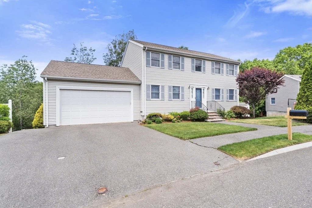 Photo of 31 Emerald Dr