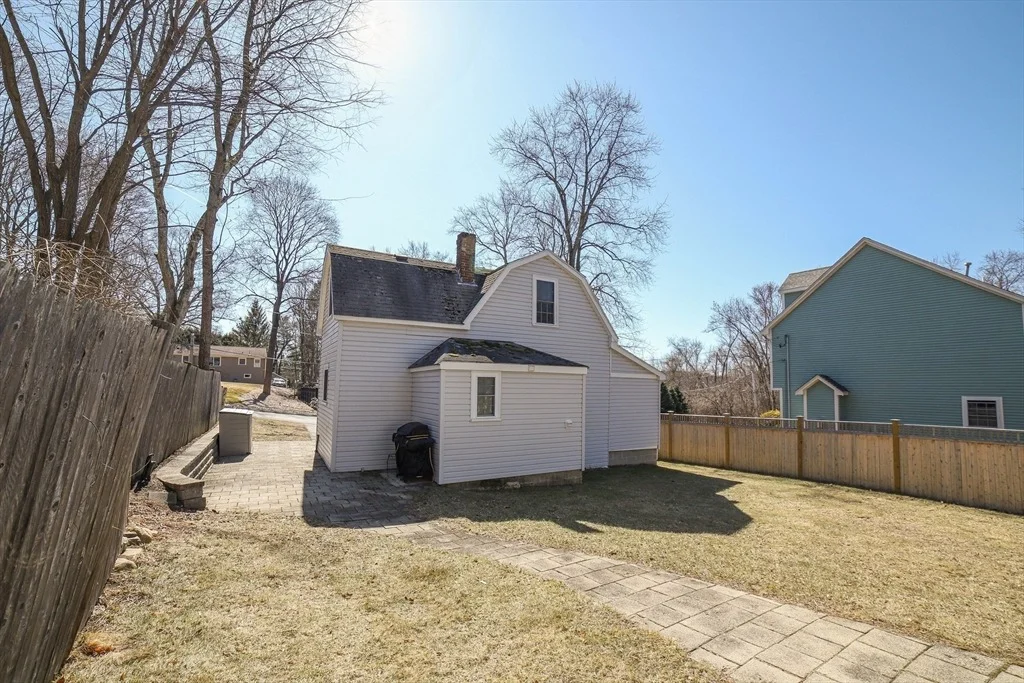 Photo of 27 Riverside Ave