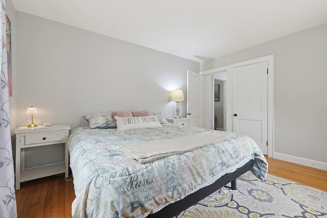 Photo of 24 Oak St