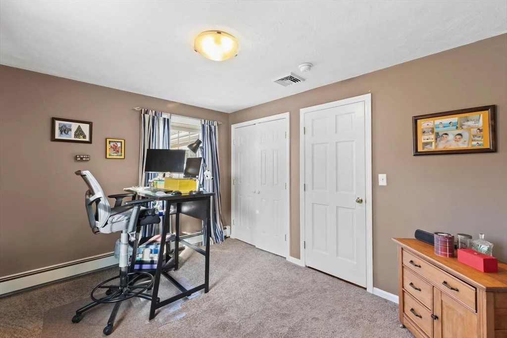 Photo of 40 Tabway Ln