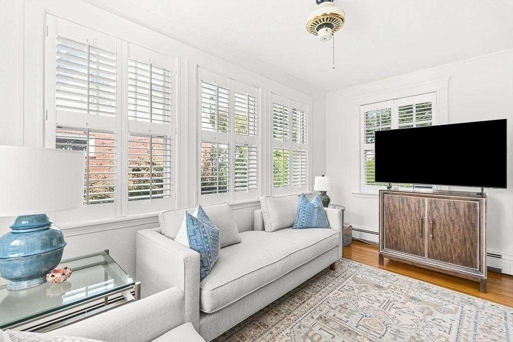 Photo of 331 Lawrence Road