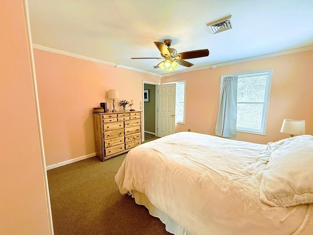 Photo of 276 Belchertown Rd