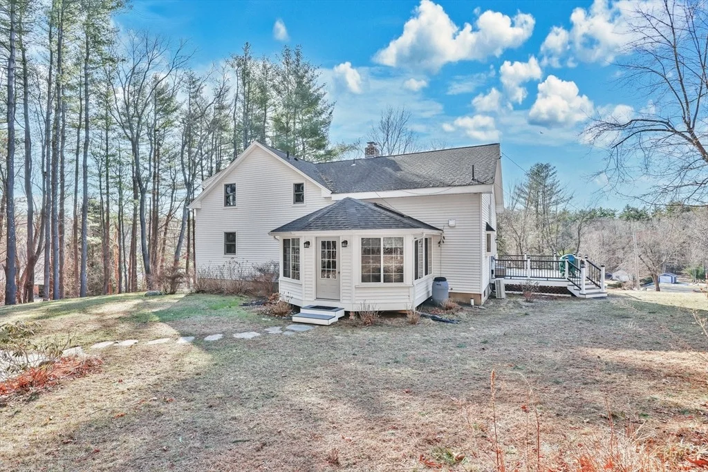Photo of 19 Simmons Brook Dr